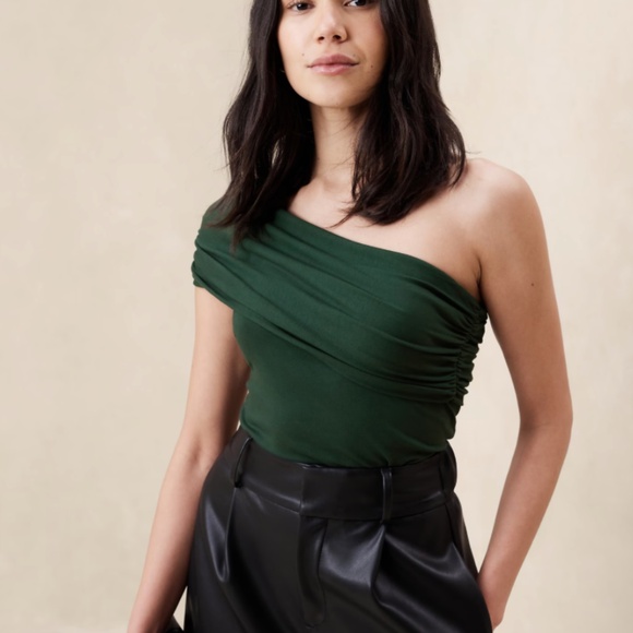 Banana Republic Tops - Banana Republic One Shoulder Top